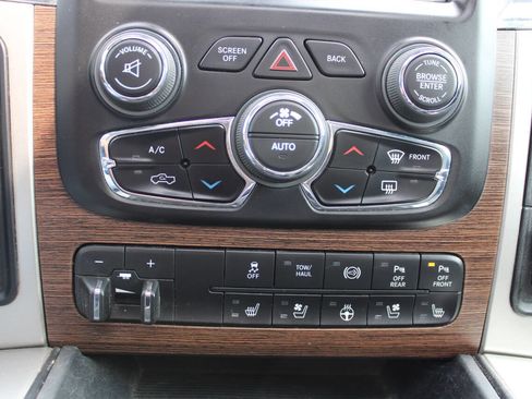 Used 2016 RAM 2500 Laramie w/ Sport Appearance Group image 28