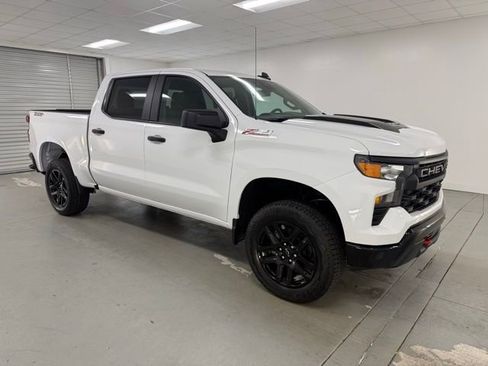 New 2025 Chevrolet Silverado 1500 Custom Trail Boss image 3