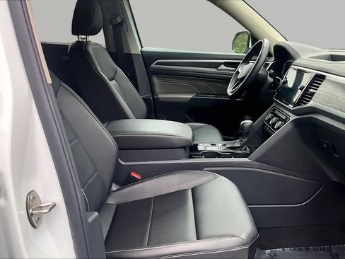 Certified 2023 Volkswagen Atlas SE FWD image 8