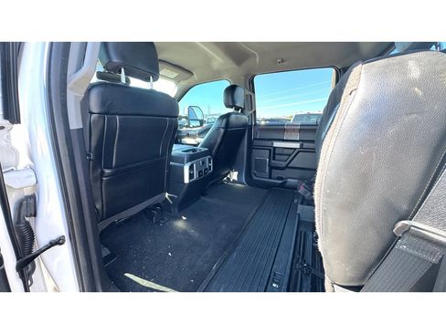 Used 2018 Ford F350 Lariat image 17