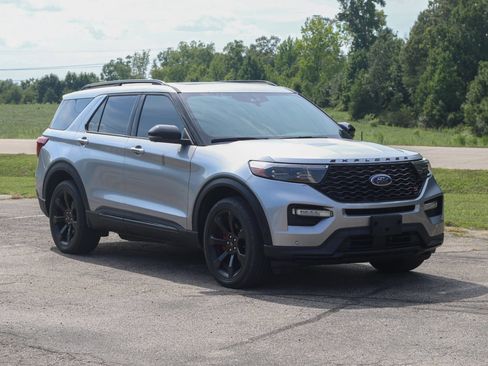 Used 2020 Ford Explorer ST w/ ST Street Pack AWD/4WD image 3