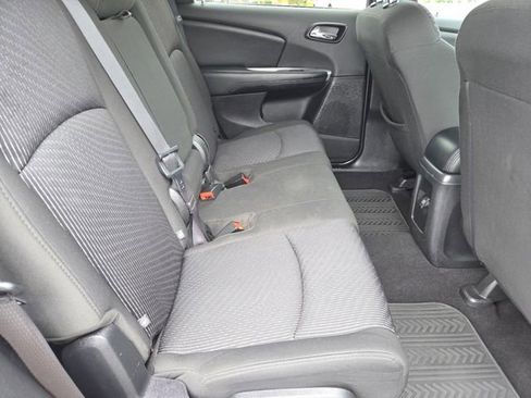 Used 2016 Dodge Journey SE w/ Flexible Seating Group image 24
