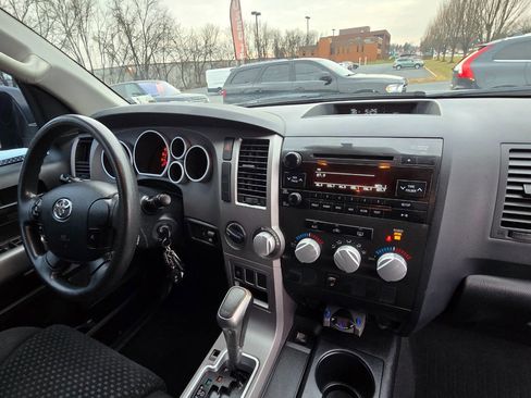 Used 2013 Toyota Tundra Grade 4x4 4dr CrewMax Cab Pick image 36