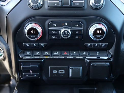 Used 2021 GMC Sierra 2500 Denali w/ Denali Ultimate Package image 21