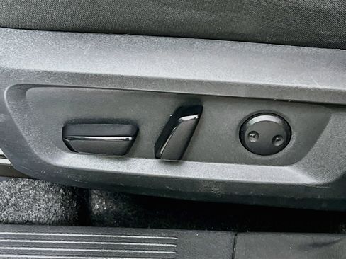 Used 2025 Nissan Rogue SV FWD image 15
