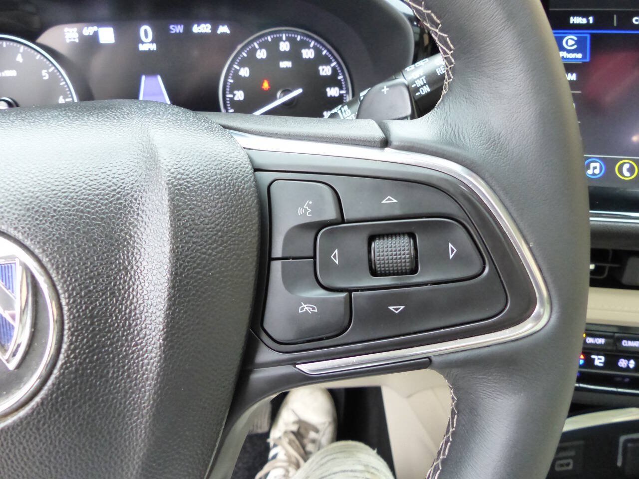 Used 2023 Buick Envision Avenir AWD/4WD image 28