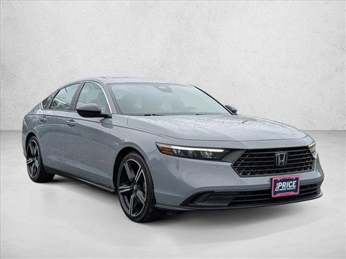 Used 2024 Honda Accord Sport image 3