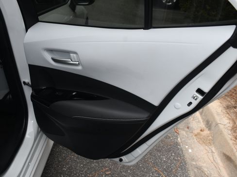 Certified 2024 Toyota Corolla SE w/ SE Package FWD image 18
