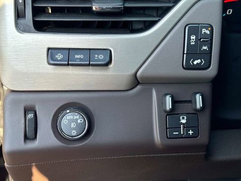 Used 2020 GMC Yukon Denali RWD image 27