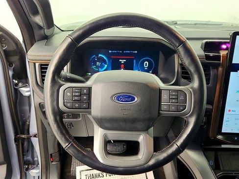Used 2022 Ford F150 Lightning Lariat image 13