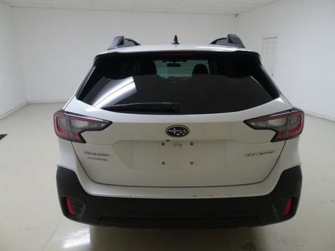 Used 2020 Subaru Outback Premium image 5