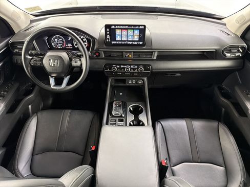 Certified 2023 Honda Pilot Touring image 17