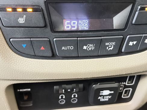 Used 2020 Honda Pilot Touring image 19