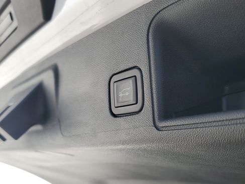 Certified 2023 GMC Terrain SLT FWD image 10