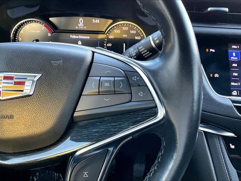 Used 2020 Cadillac XT5 Premium Luxury image 24