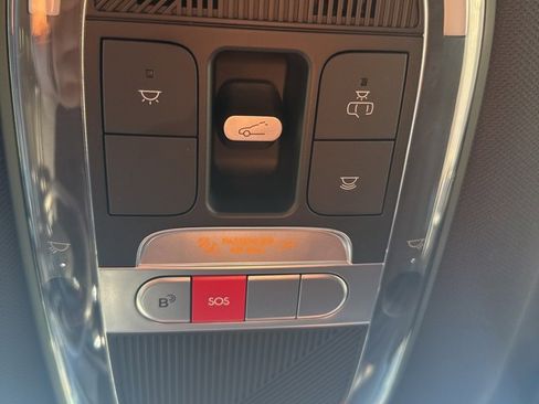 Used 2023 Hyundai Ioniq 6 Limited image 34