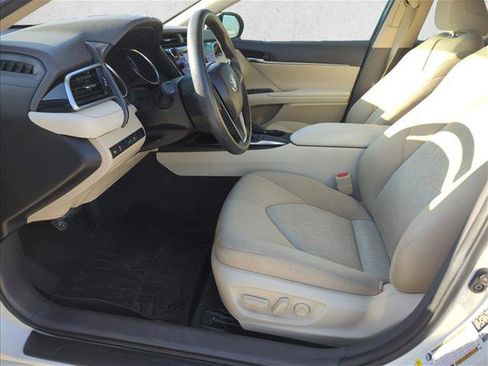 Used 2018 Toyota Camry LE w/ Convenience Package image 9
