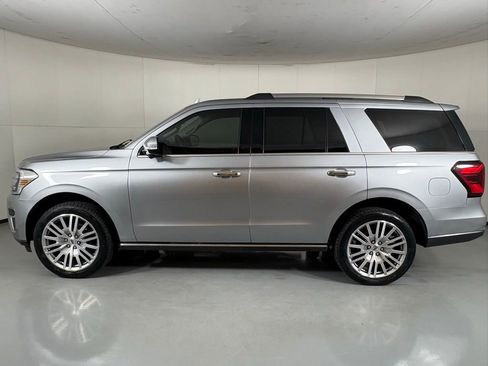 Used 2023 Ford Expedition Limited AWD/4WD image 5