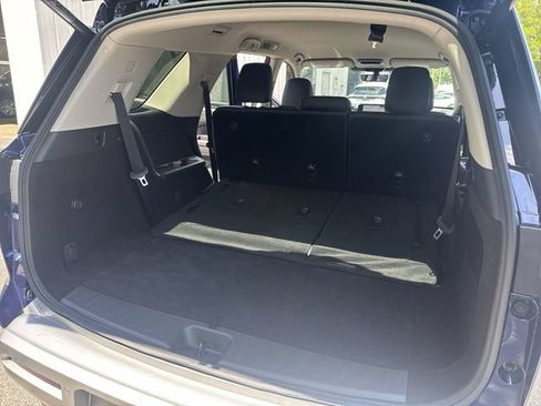 Used 2023 Nissan Pathfinder SL FWD image 13