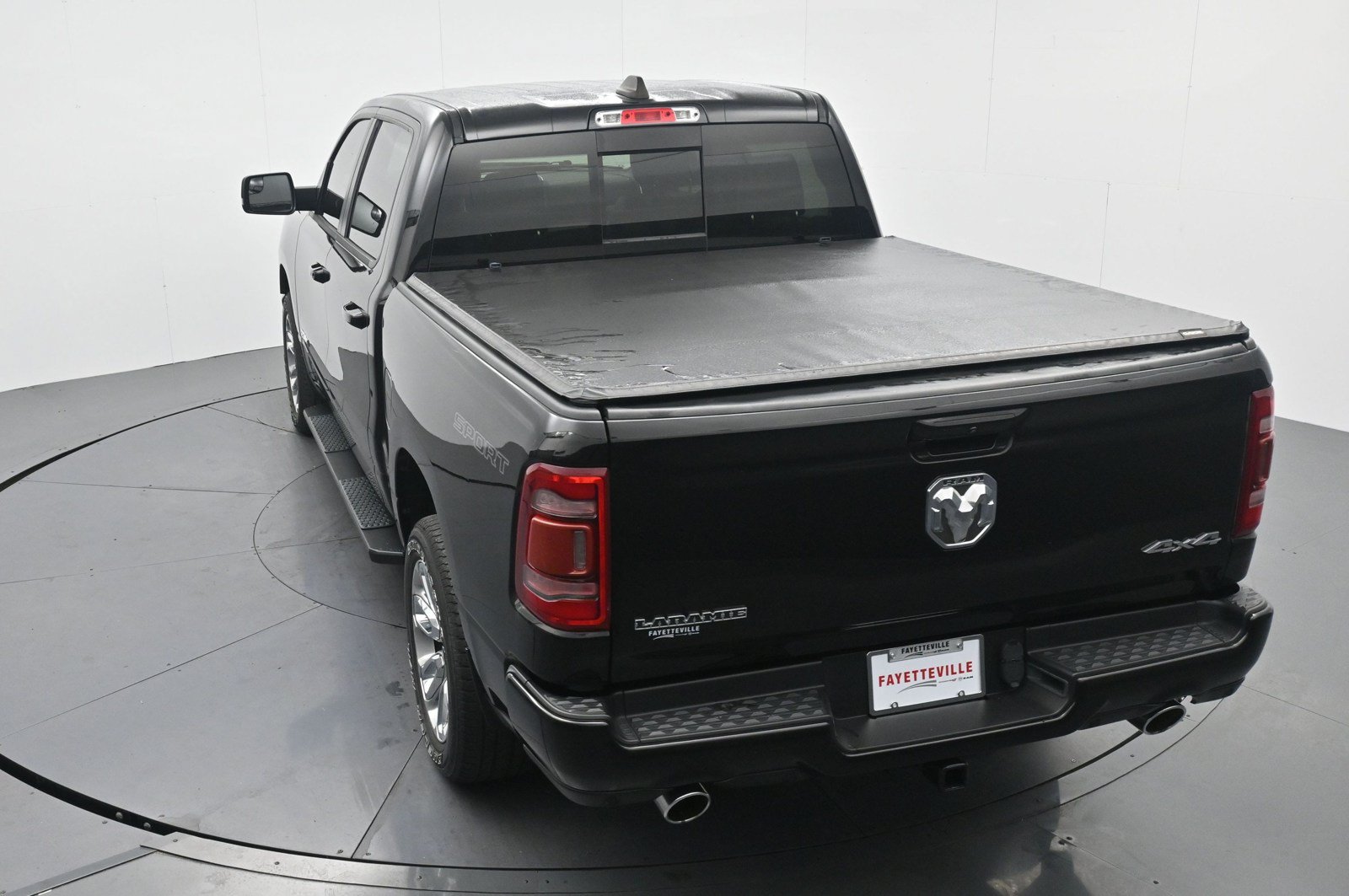 Used 2023 RAM 1500 Laramie AWD/4WD image 22