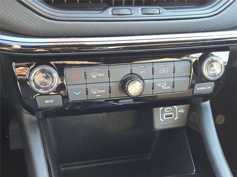 New 2026 Jeep Compass Latitude image 27