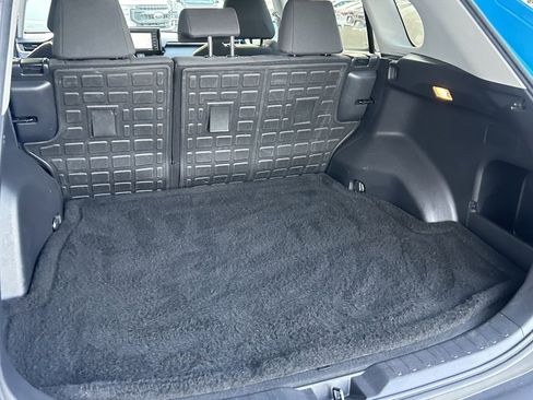 Used 2020 Toyota RAV4 LE image 11