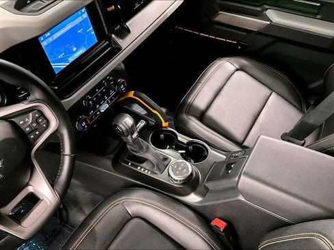 Used 2023 Ford Bronco Badlands w/ Sasquatch Package AWD/4WD image 16