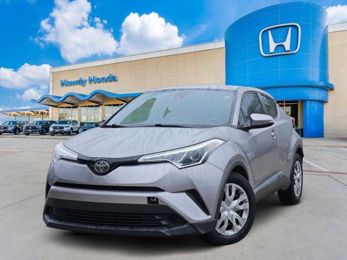 Used 2019 Toyota C-HR LE FWD image 1