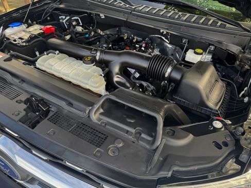 Used 2024 Ford Expedition Limited image 36