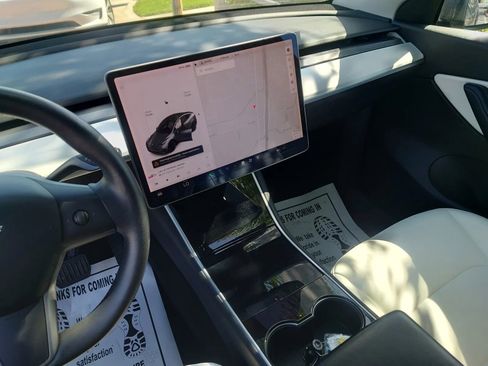 Used 2020 Tesla Model Y Long Range image 22