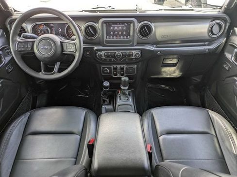 Used 2023 Jeep Gladiator Overland AWD/4WD image 14