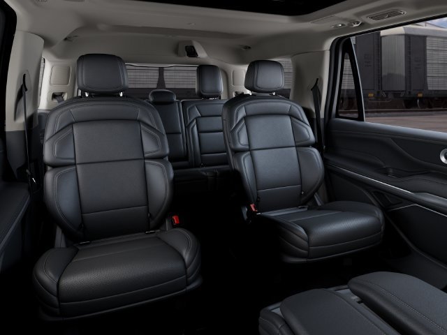 New 2027 Lincoln Navigator Reserve AWD/4WD image 11