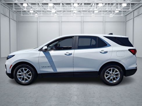 Used 2024 Chevrolet Equinox LT FWD image 2