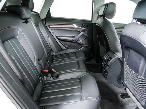 Used 2023 Audi Q5 2.0T Premium w/ Convenience Package image 21