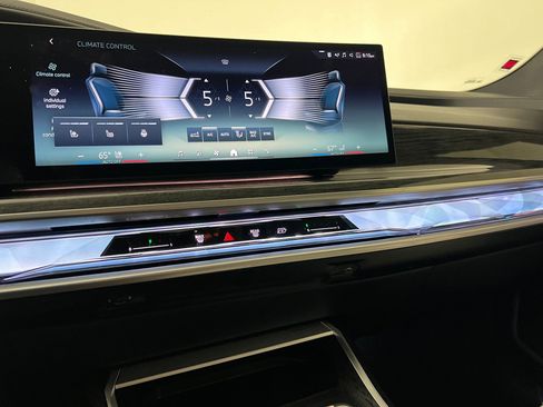 Certified 2024 BMW i7 eDrive50 image 29