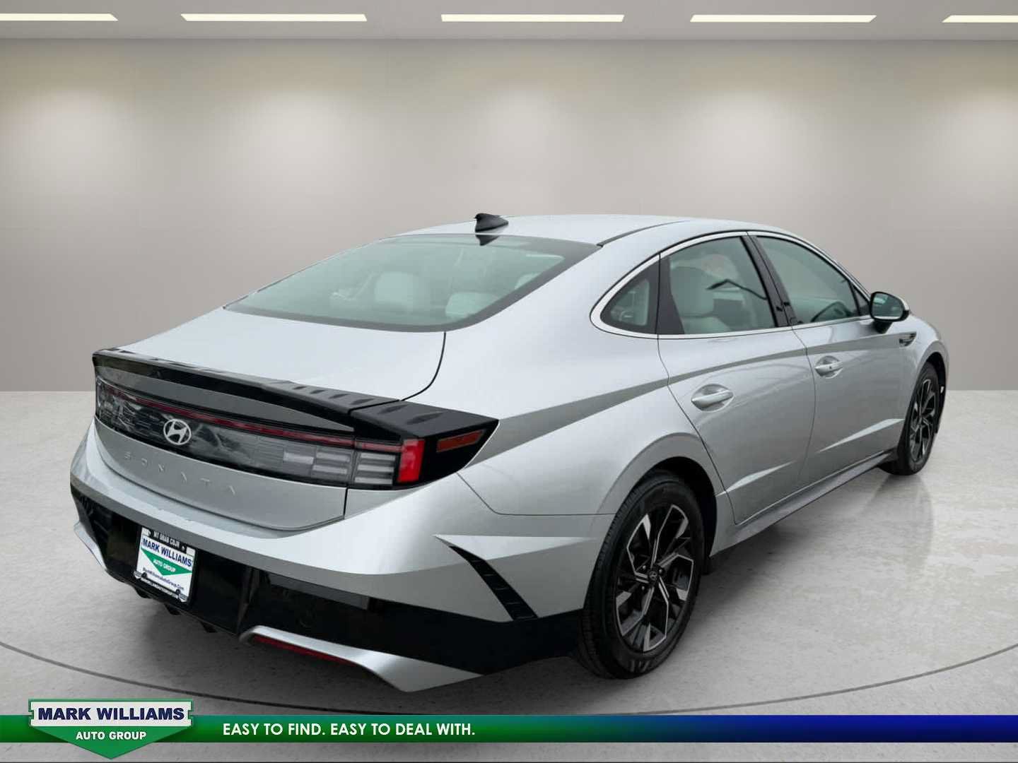 Used 2025 Hyundai Sonata SEL FWD image 6