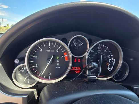 Used 2010 MAZDA MX-5 Miata Grand Touring w/ Premium Pkg RWD image 17