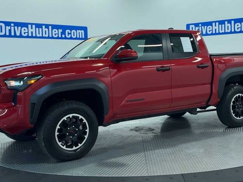 Used 2025 Toyota Tacoma TRD Off-Road AWD/4WD image 4