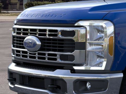 New 2026 Ford F250 XLT w/ FX4 Off-Road Package AWD/4WD image 17