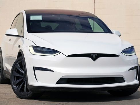 Used 2023 Tesla Model X AWD/4WD image 4