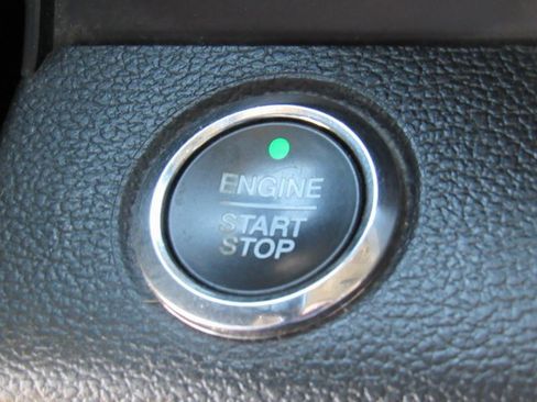 Used 2020 Ford F250 Lariat image 19