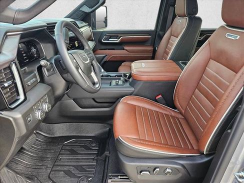 Used 2026 GMC Sierra 2500 Denali Ultimate w/ LPO, Black Badging Package AWD/4WD image 15
