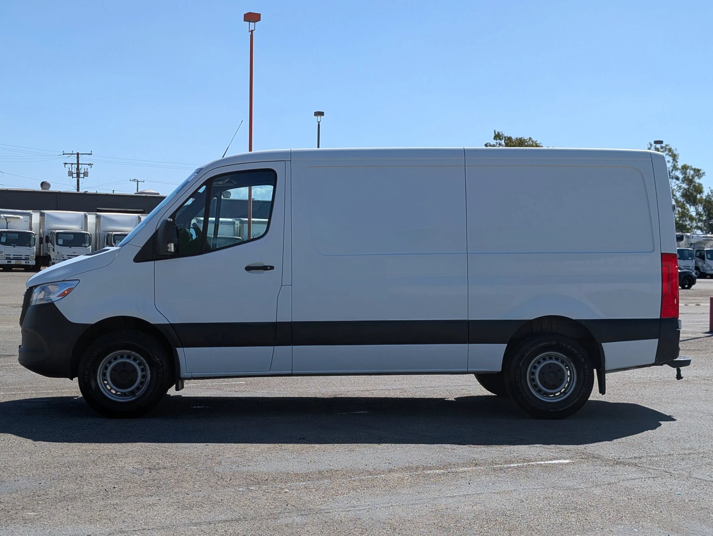 Used 2022 Mercedes-Benz Sprinter 1500 image 4