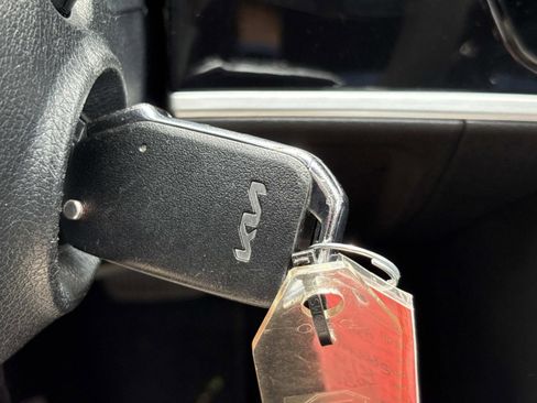 Used 2024 Kia Sportage LX image 34