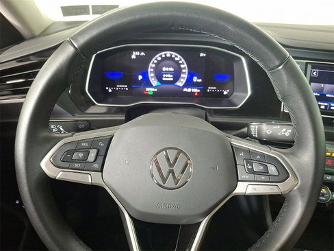 Used 2024 Volkswagen Jetta SE image 19