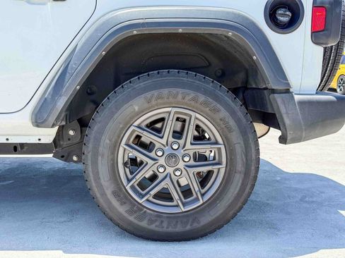 Used 2024 Jeep Wrangler Unlimited Sport AWD/4WD image 10