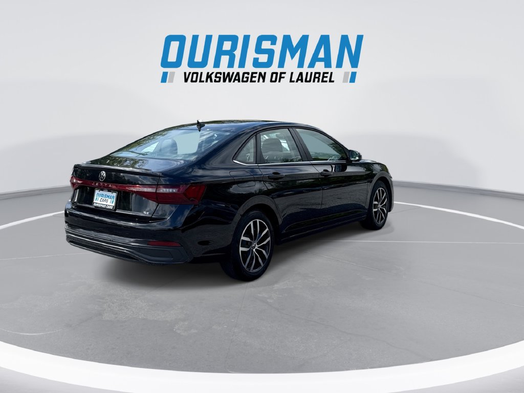 Used 2025 Volkswagen Jetta SE FWD image 8