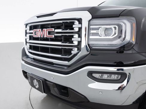 Used 2018 GMC Sierra 1500 SLT image 15