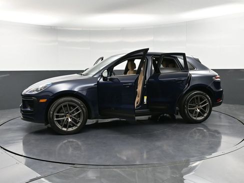 Certified 2023 Porsche Macan Turbo image 36