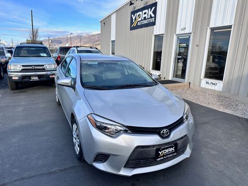 Used 2015 Toyota Corolla LE image 1